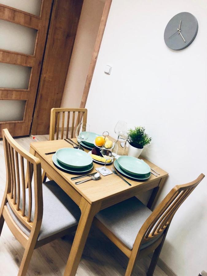 James Bond Apartment Old Town Братислава Екстериор снимка